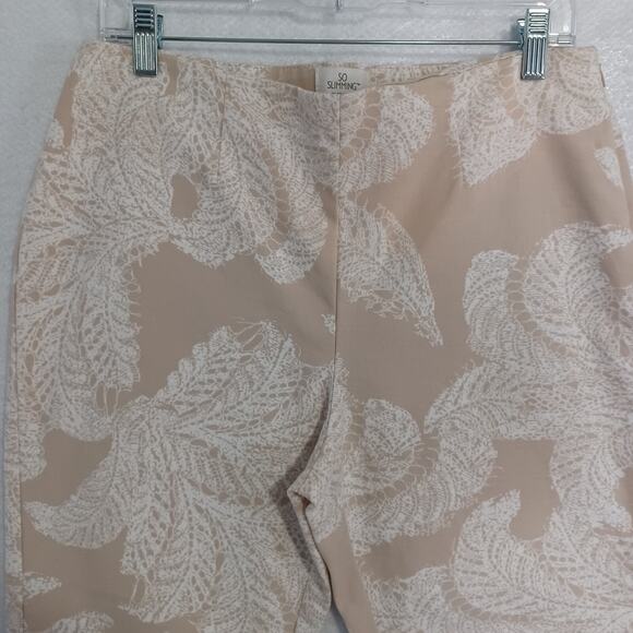 Chico's SO SLIMMING Crop Pants Size 1 M/8 Beige White Print Side Zip Hem Slit - Picture 3 of 10